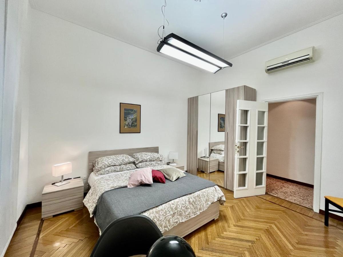 Central Apartment Milaan Buitenkant foto