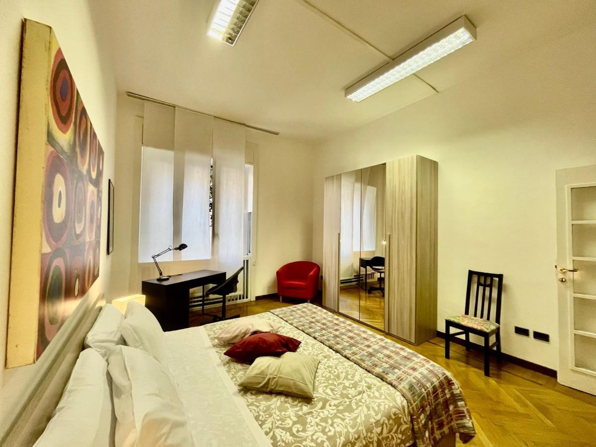 Central Apartment Milaan Buitenkant foto