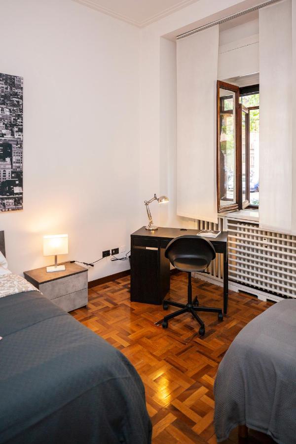 Central Apartment Milaan Buitenkant foto