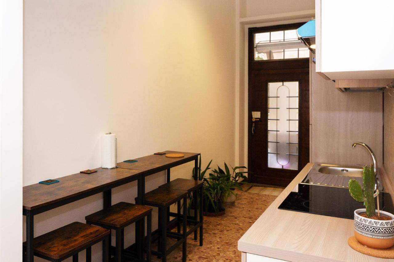 Central Apartment Milaan Buitenkant foto